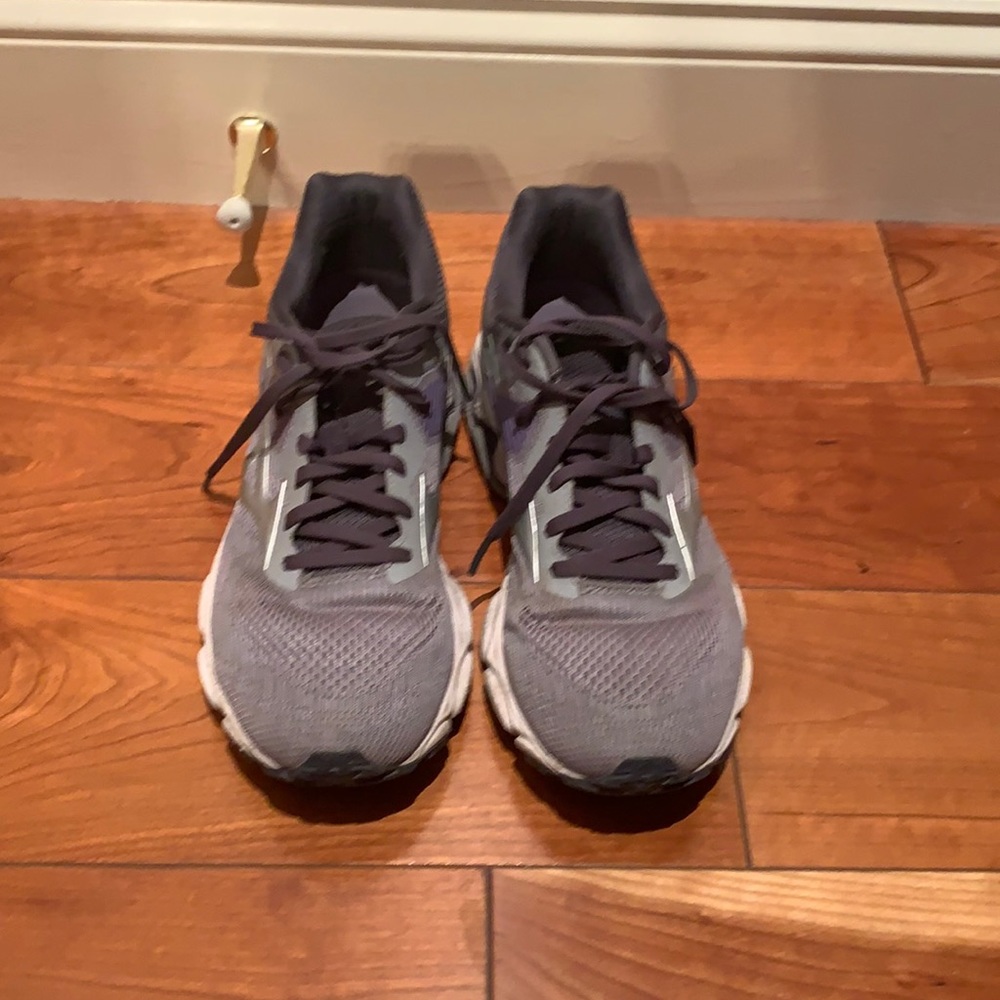 Wave inspire 16 running sneakers